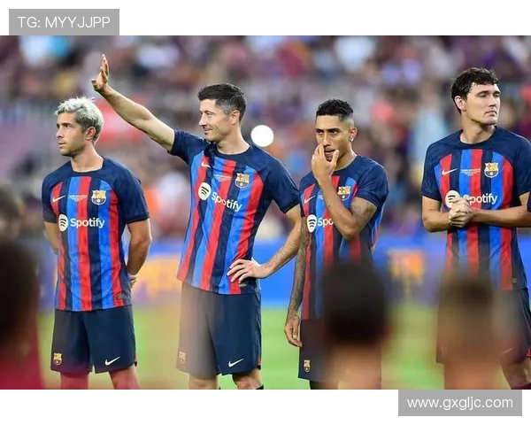 皇马巴萨世纪对决再度上演 球迷期待激情碰撞与巅峰对决